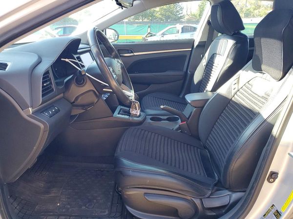 2019 HYUNDAI ELANTRA — DENT