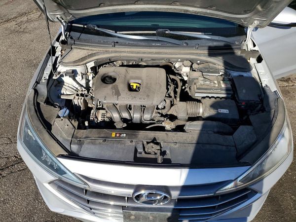 2019 HYUNDAI ELANTRA — Engine bay