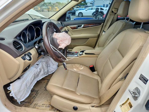 2013 MERCEDES-BENZ C-CLASS C300 — DENT