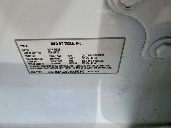 2025 TESLA Y