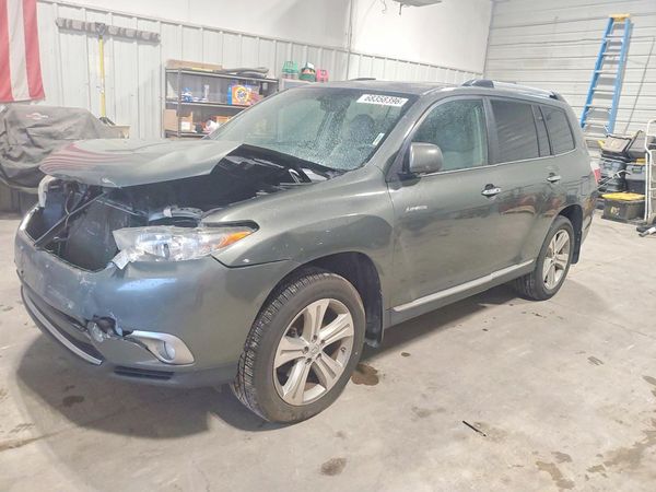 2013 TOYOTA HIGHLANDER
