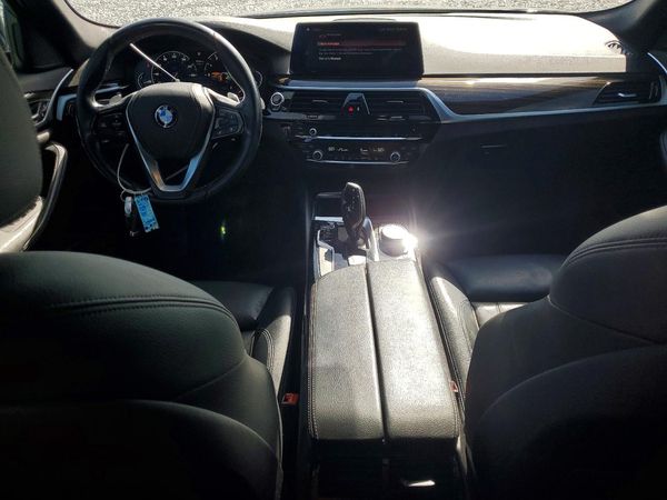 2019 BMW 530