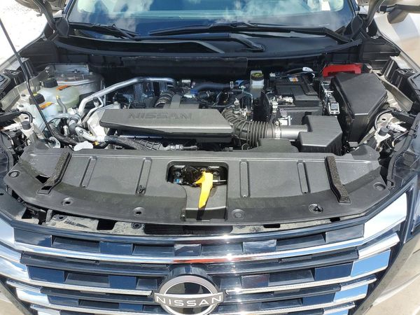 2026 NISSAN ROGUE Platinum — Engine bay
