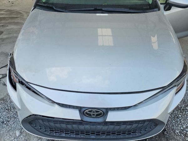 2021 TOYOTA COROLLA — Engine bay