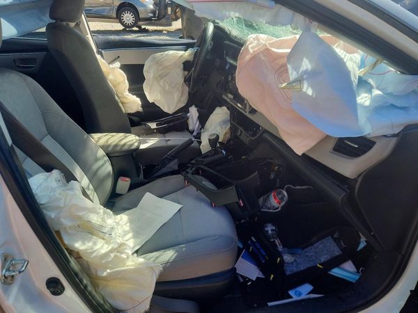 2016 TOYOTA COROLLA L/LE — DENT