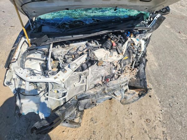 2016 TOYOTA COROLLA L/LE — Engine bay