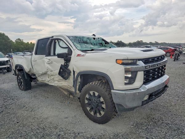 2021 CHEVROLET SILVERADO LT — Passenger 3/4