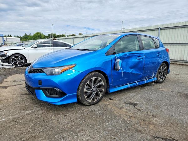 2018 TOYOTA COROLLA — Front 3/4