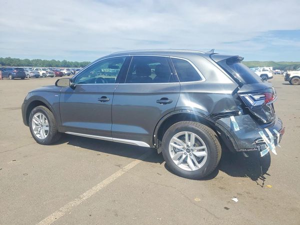 2024 AUDI Q5 S Line quattro Premium