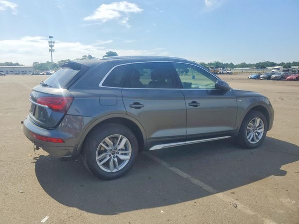 2024 AUDI Q5 S Line quattro Premium