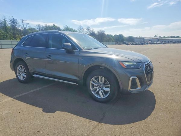 2024 AUDI Q5 S Line quattro Premium