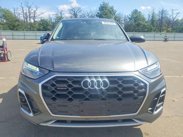 2024 AUDI Q5 S Line quattro Premium