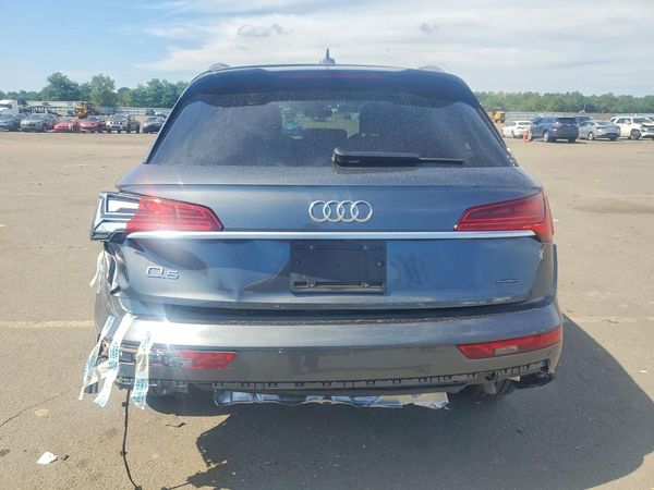 2024 AUDI Q5 S Line quattro Premium
