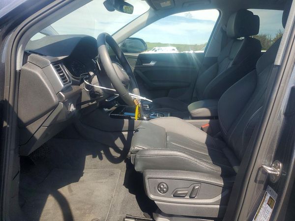 2024 AUDI Q5 S Line quattro Premium