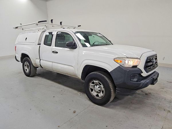 2017 TOYOTA TACOMA SR/SR5 — Passenger 3/4