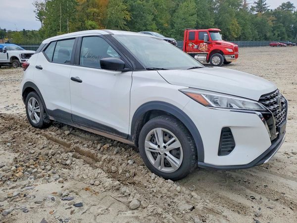 2021 NISSAN KICKS S — Passenger 3/4