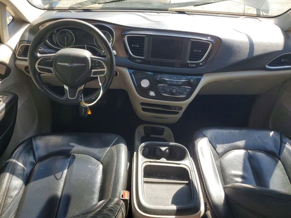 2018 CHRYSLER PACIFICA Touring L — CKPT