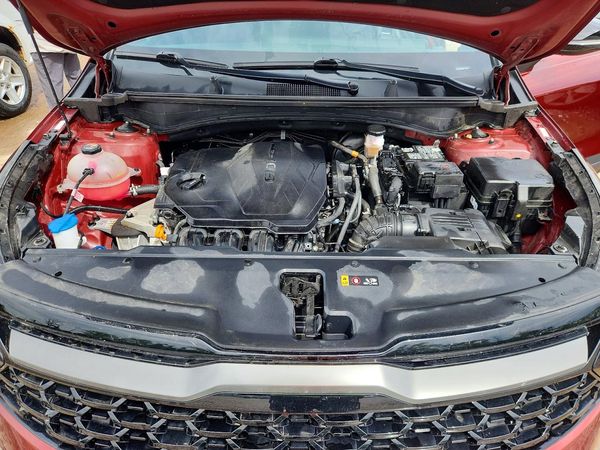 2023 KIA SPORTAGE — Engine bay