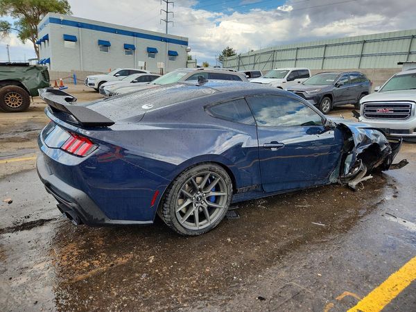 2025 FORD MUSTANG Dark Horse