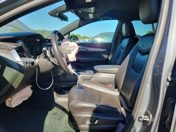 2021 CADILLAC XT5 — DENT