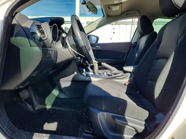 2015 MAZDA 3 Touring/GS