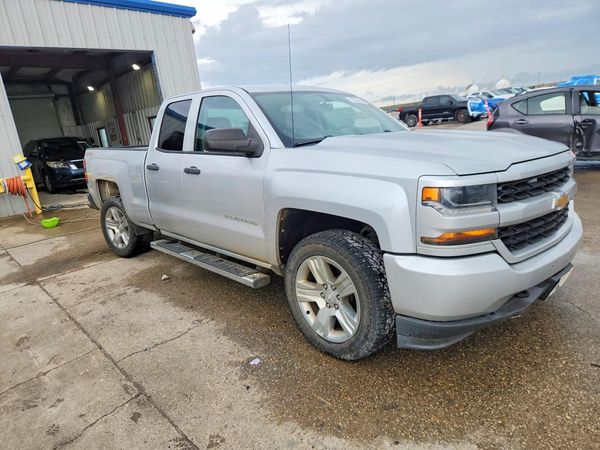 2017 CHEVROLET SILVERADO Custom — Passenger 3/4