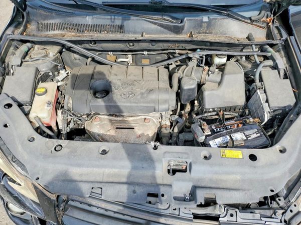 2012 TOYOTA RAV4 Sports — Engine bay