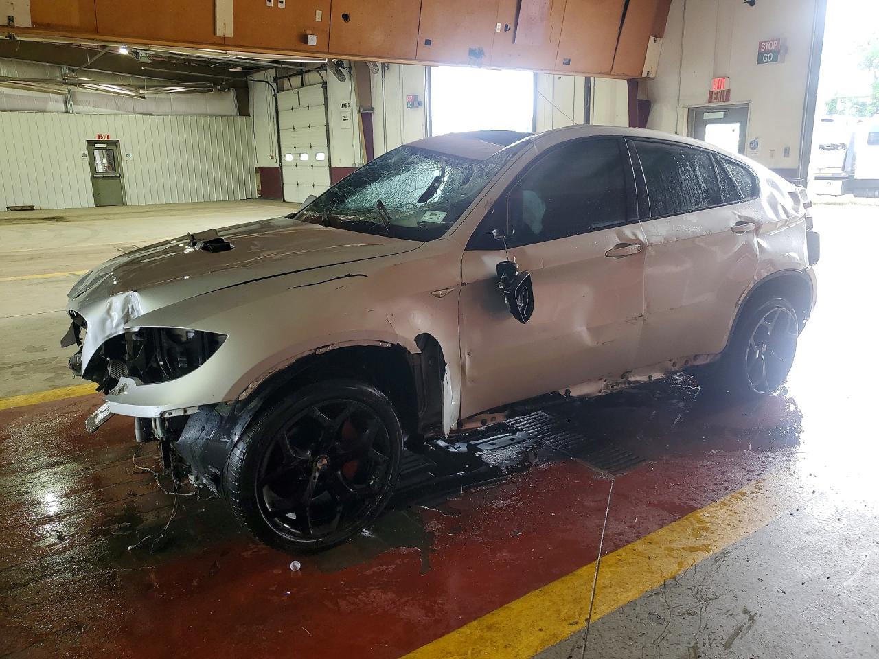 2013 BMW X6 xDrive35i — Front 3/4