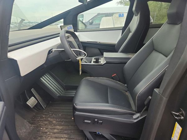 2024 TESLA CYBERTRUCK