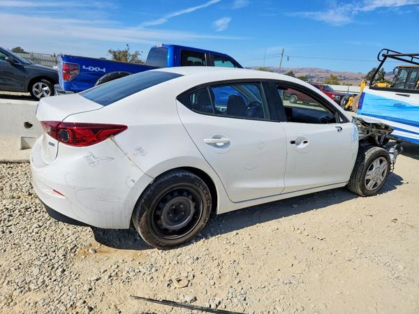 2018 MAZDA 3