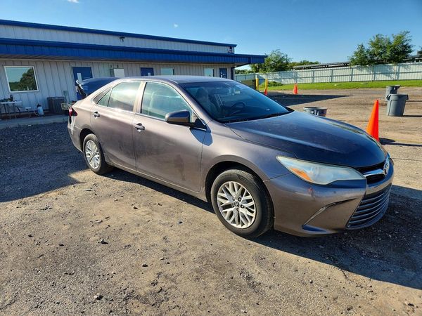 2016 TOYOTA CAMRY