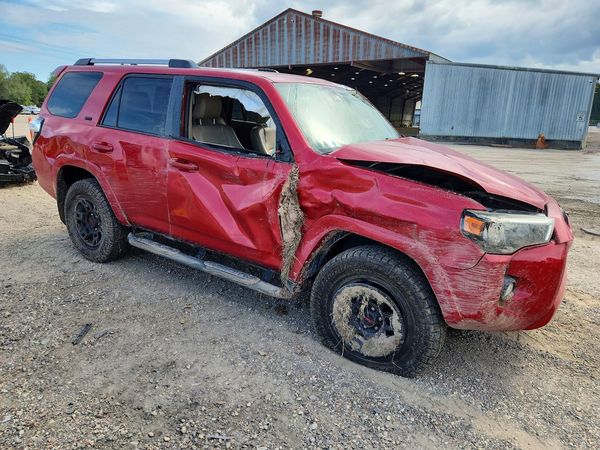 2020 TOYOTA 4RUNNER Base Grade — Passenger 3/4