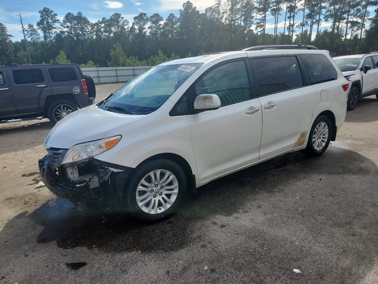 2015 TOYOTA SIENNA