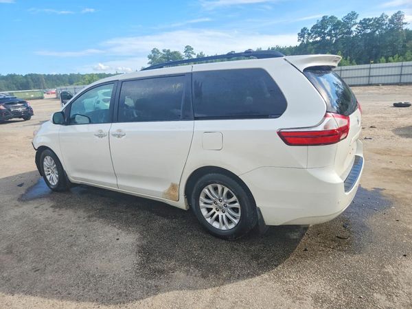 2015 TOYOTA SIENNA