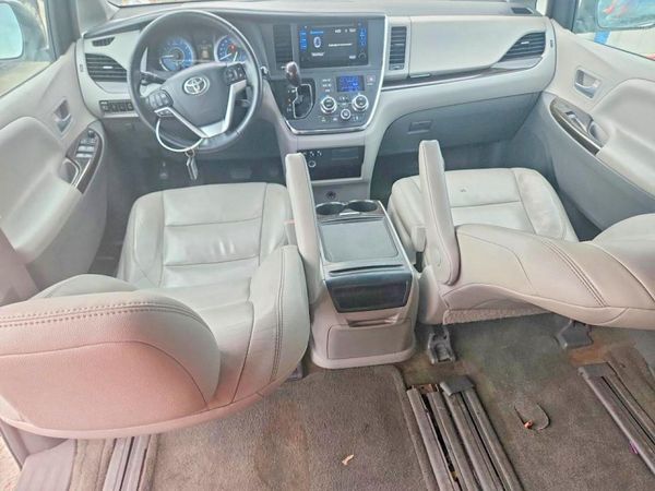 2015 TOYOTA SIENNA