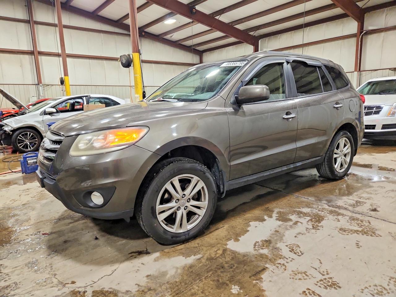 2012 HYUNDAI SANTA FE TOP (High) — Front 3/4