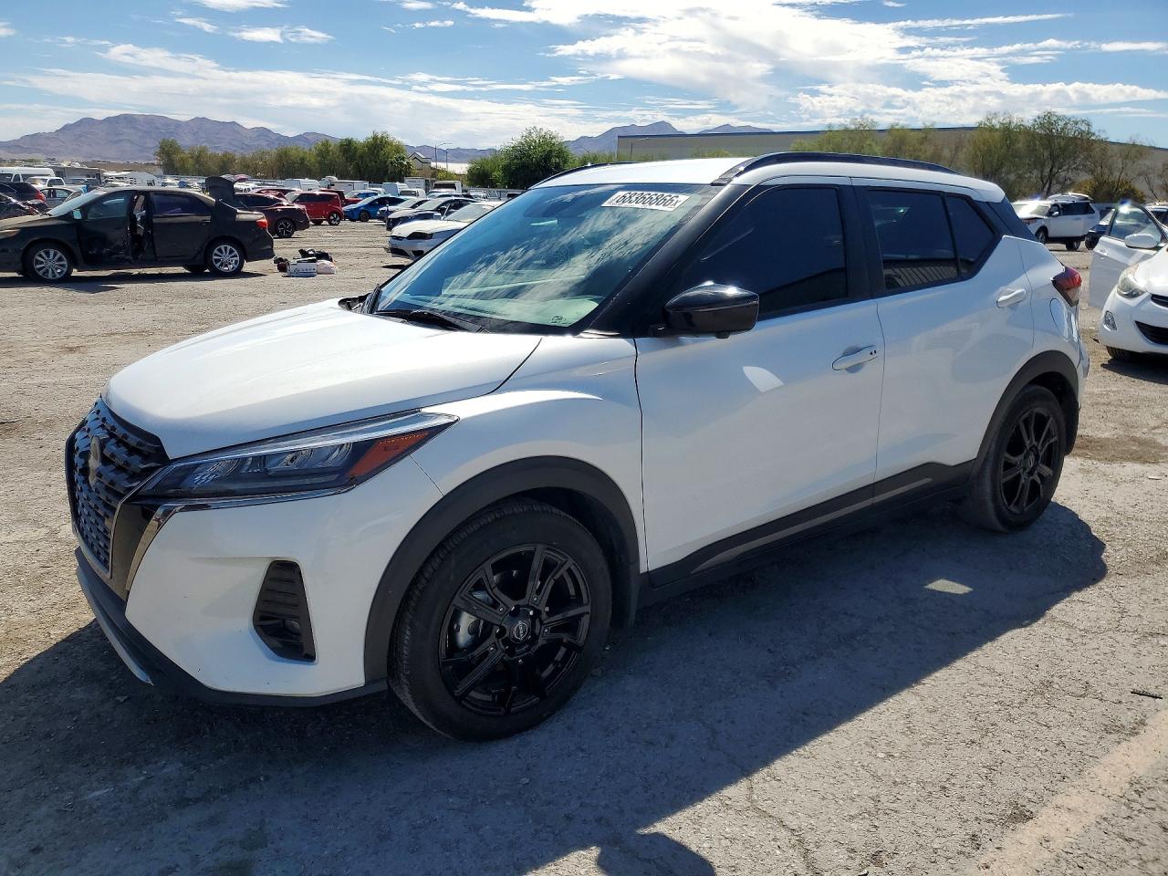 2023 NISSAN KICKS
