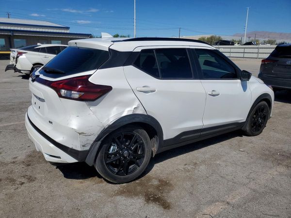 2023 NISSAN KICKS