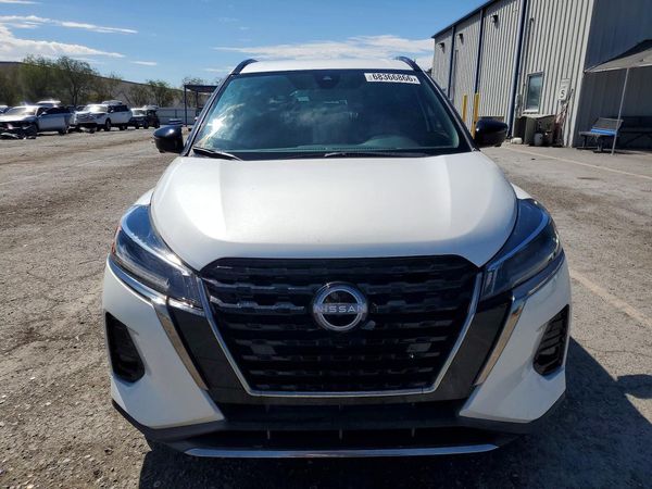2023 NISSAN KICKS