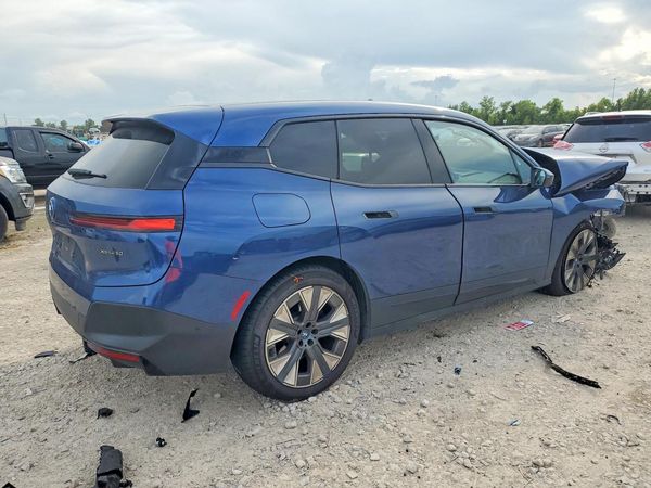 2022 BMW IX xDrive50i