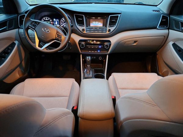 2017 HYUNDAI TUCSON