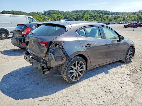 2018 MAZDA 3