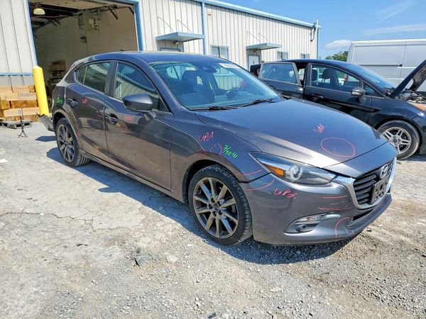 2018 MAZDA 3