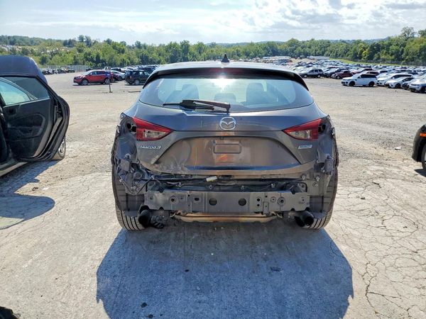 2018 MAZDA 3