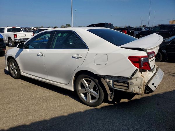 2014 TOYOTA CAMRY