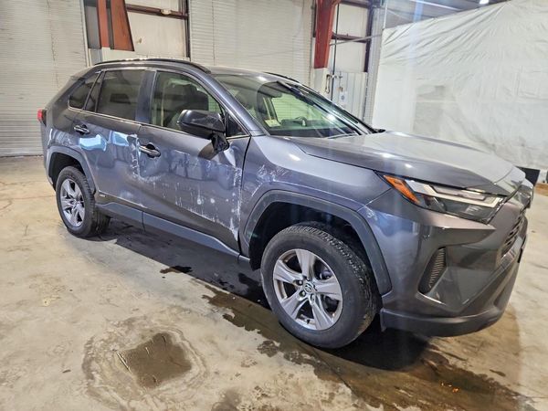 2024 TOYOTA RAV4 LE — Passenger 3/4