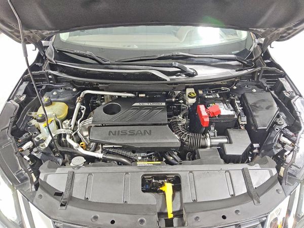 2023 NISSAN ROGUE SL — Engine bay