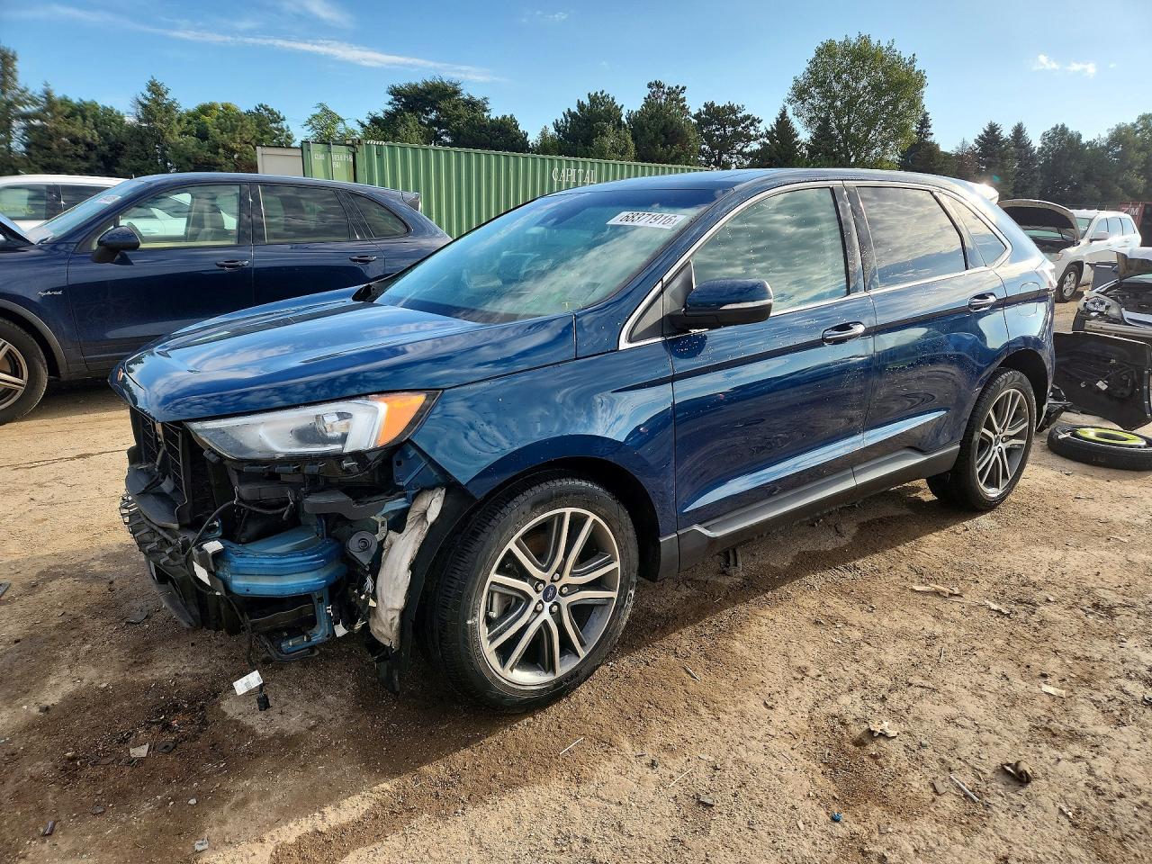 2020 FORD EDGE Titanium — Front 3/4