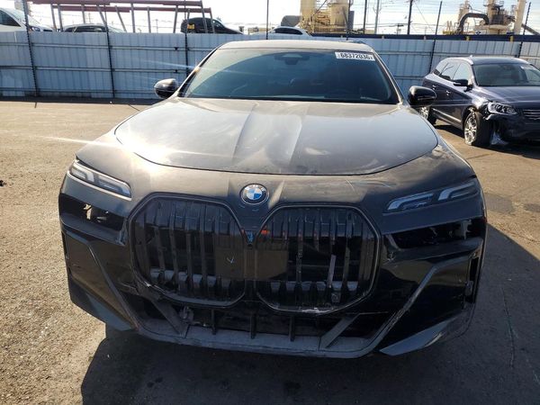 2025 BMW 740