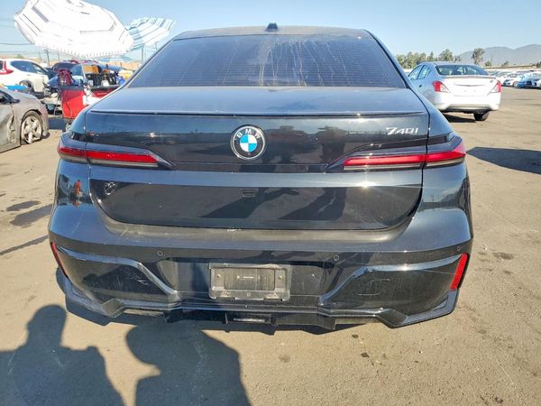 2025 BMW 740